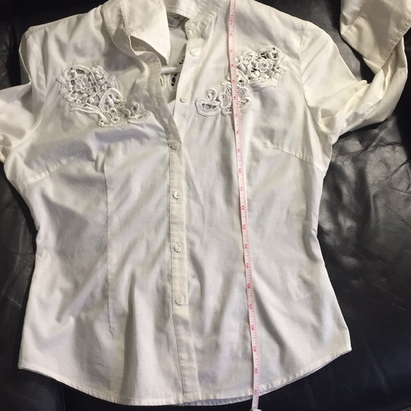 Guess Button Down Shirt. Long sleeves Size SP - Picture 8 of 8